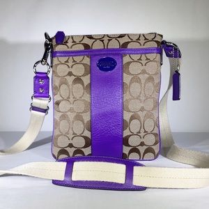 Coach | Legacy Signature Swingpack Crossbody Bag